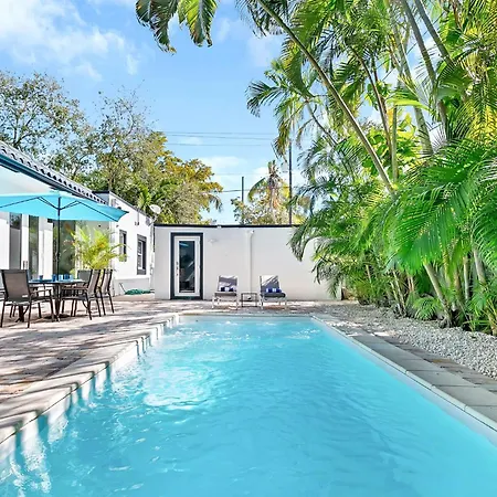 Villa Tropicale Stunning 4 Bedroom 4 Bath Home With Pool And Bbq